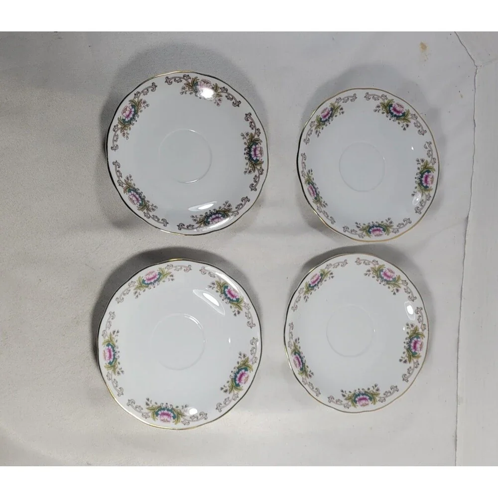 Vintage Yong Sheng Lotus Flower Tea Cups & Saucers Set of 4 Gold Trim 1970s